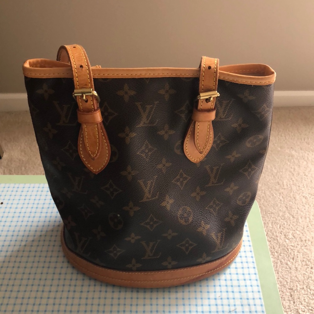 Louis Vuitton bucket purse